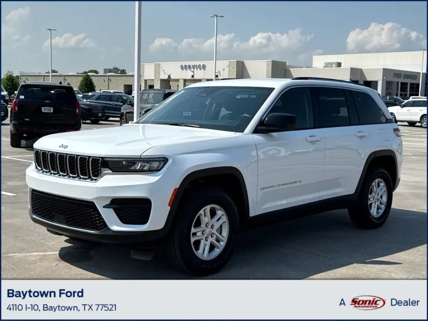 2022 Jeep Grand Cherokee Laredo photo 1