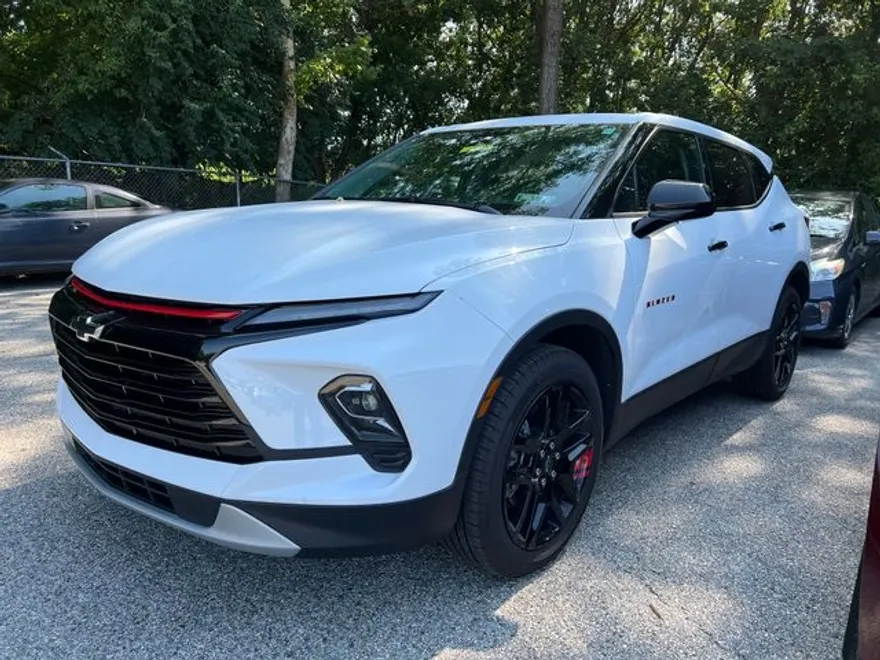 2025 Chevrolet Blazer 2LT photo 1