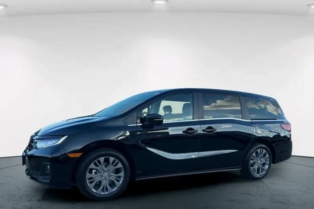 2025 Honda Odyssey Touring photo 1