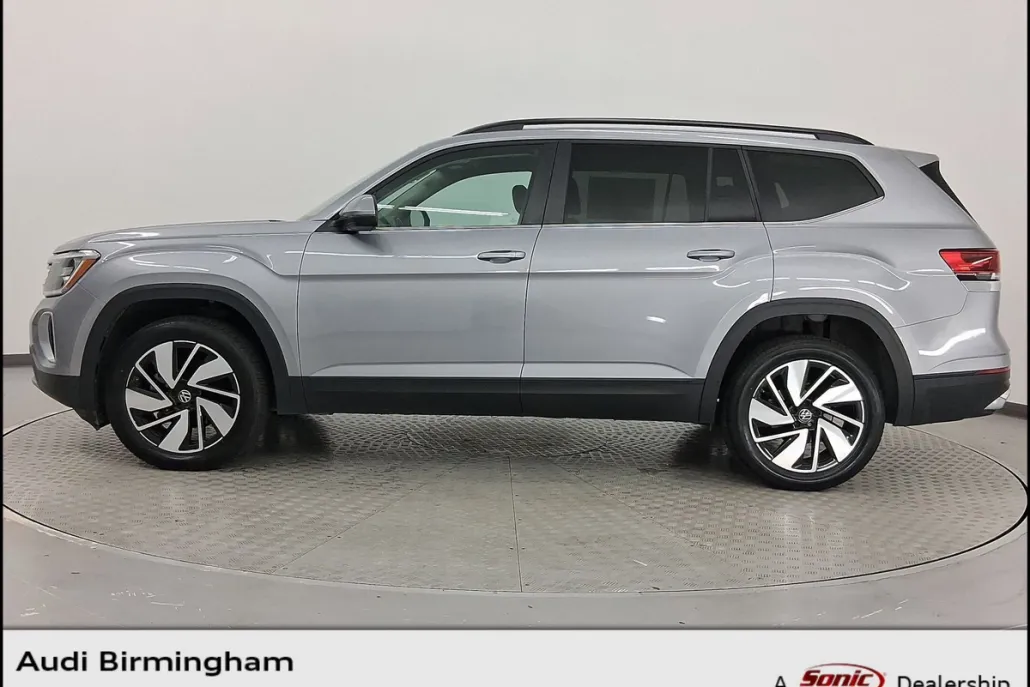 2024 Volkswagen Atlas SE Technology photo 1