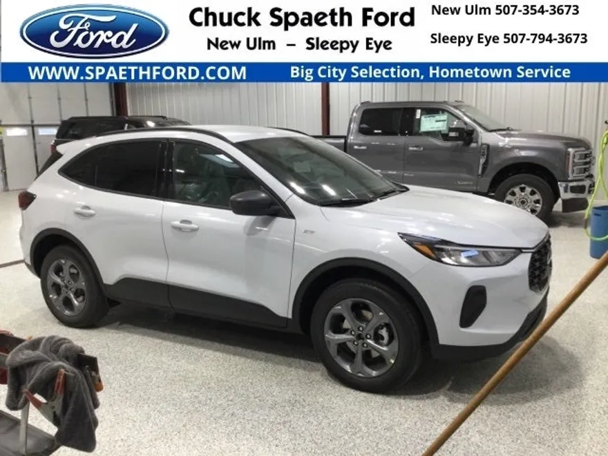 2025 Ford Escape ST-Line photo 1