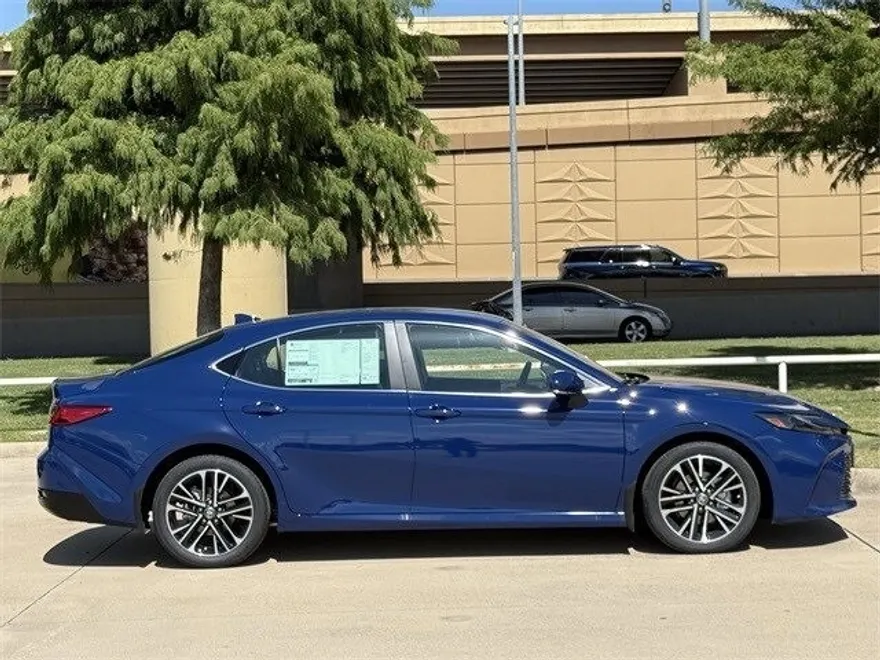 2026 Toyota Camry XLE photo 1