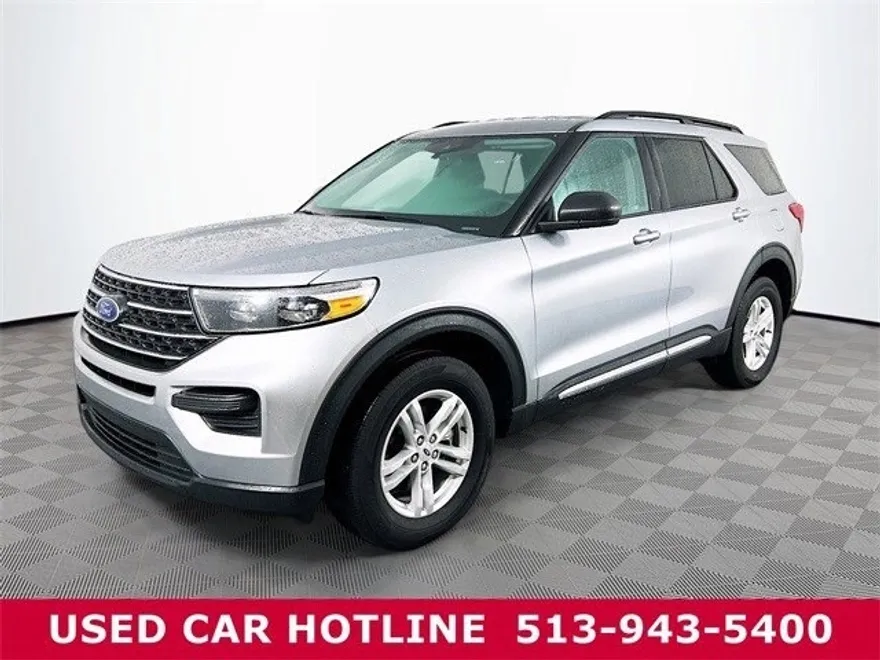 2023 Ford Explorer XLT photo 1