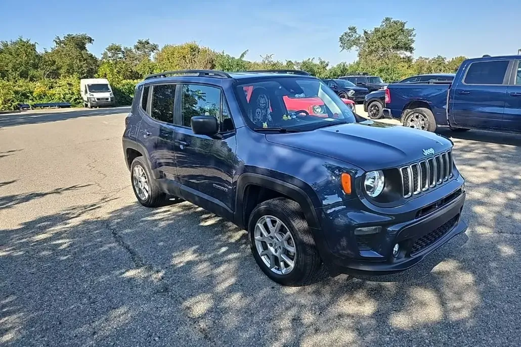 2023 Jeep Renegade Latitude photo 1