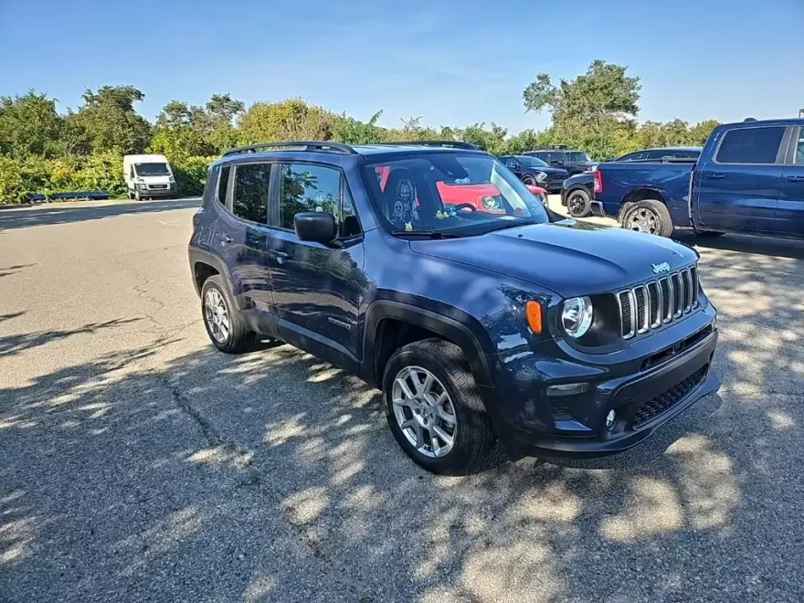 2023 Jeep Renegade Latitude photo 1