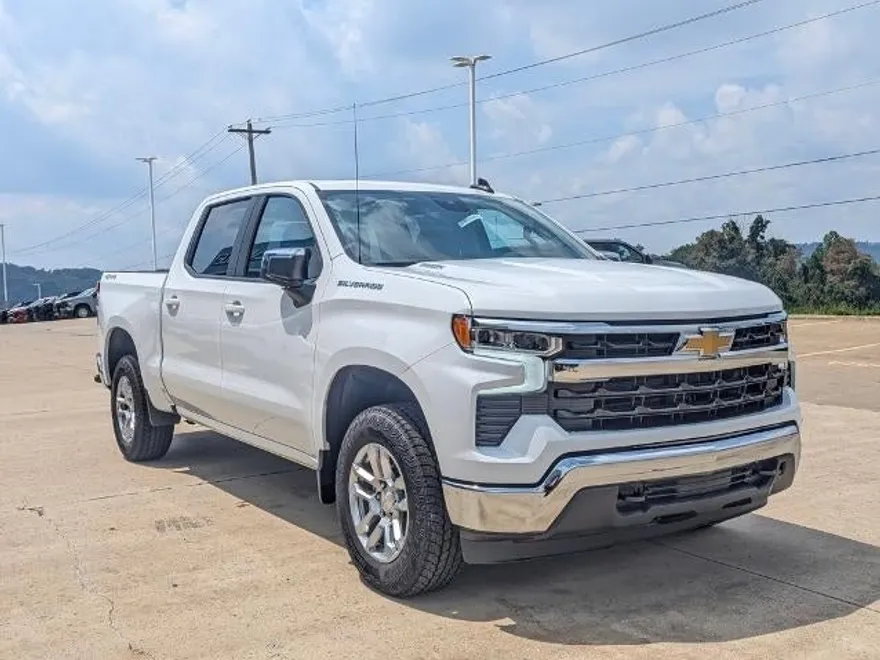 2025 Chevrolet Silverado 1500 LT photo 1