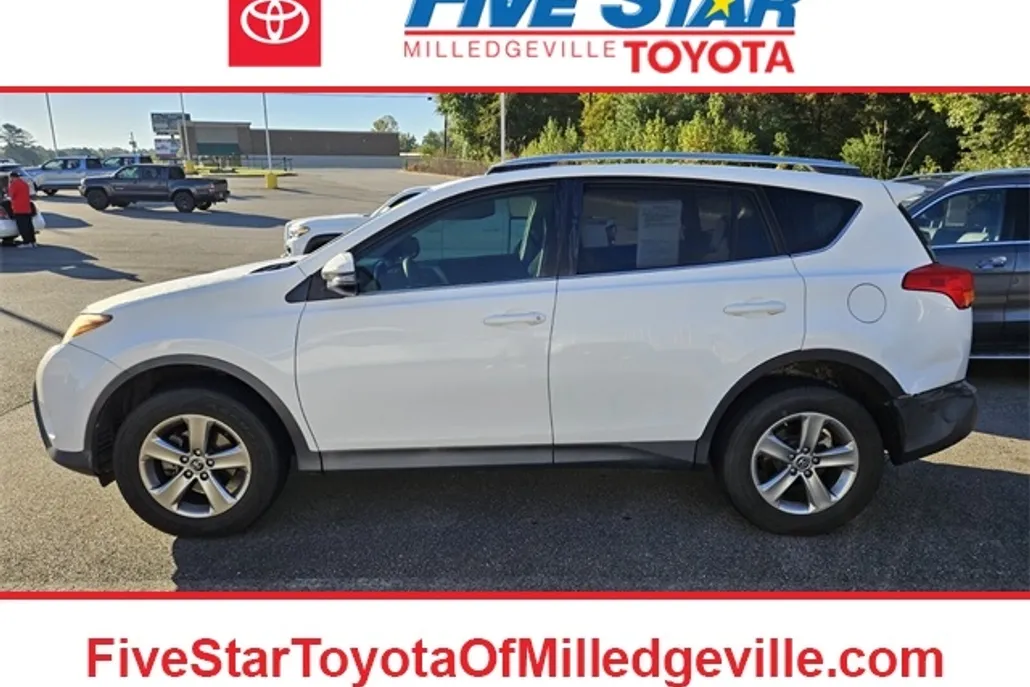 2015 Toyota RAV4 XLE photo 1