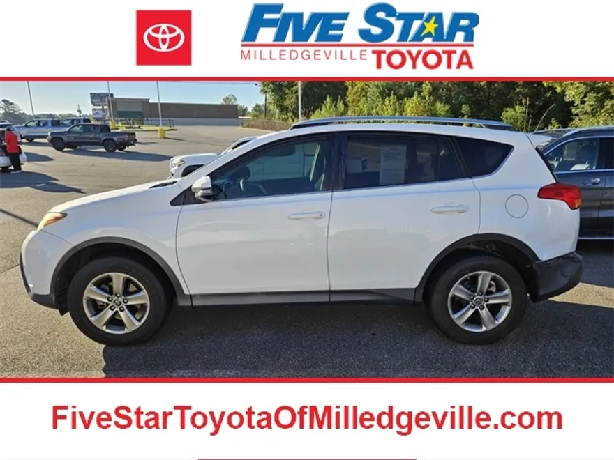 2015 Toyota RAV4 XLE photo 1