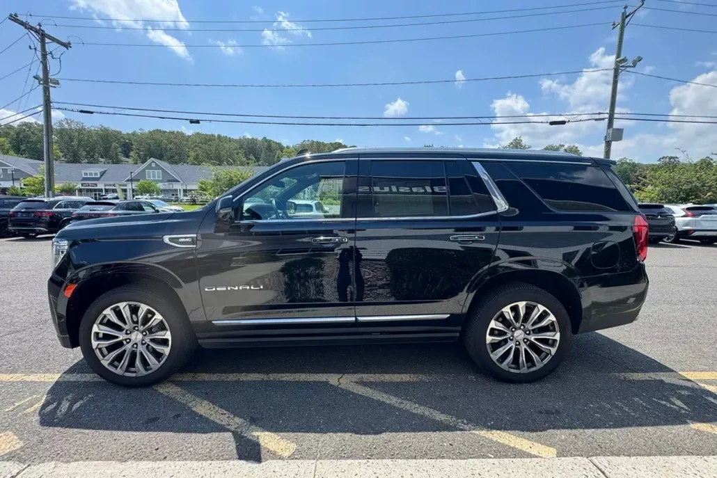 2022 Gmc Yukon Denali photo 1