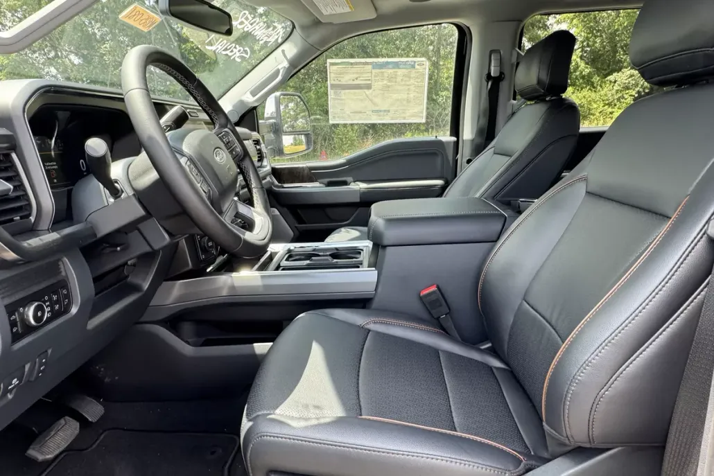 2025 Ford F-250 photo 1
