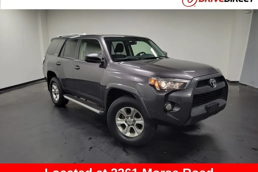 2016 Toyota 4Runner SR5 photo 1