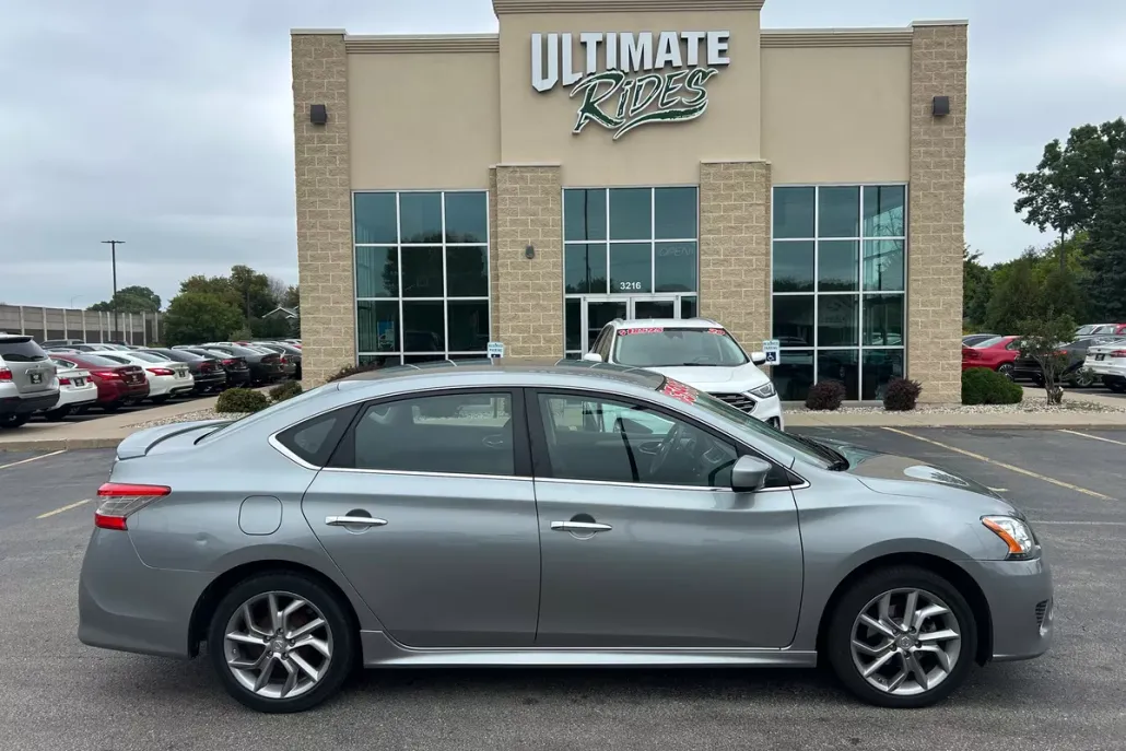 2014 Nissan Sentra SR photo 1