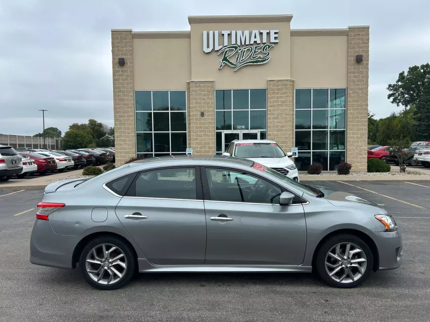 2014 Nissan Sentra SR photo 1