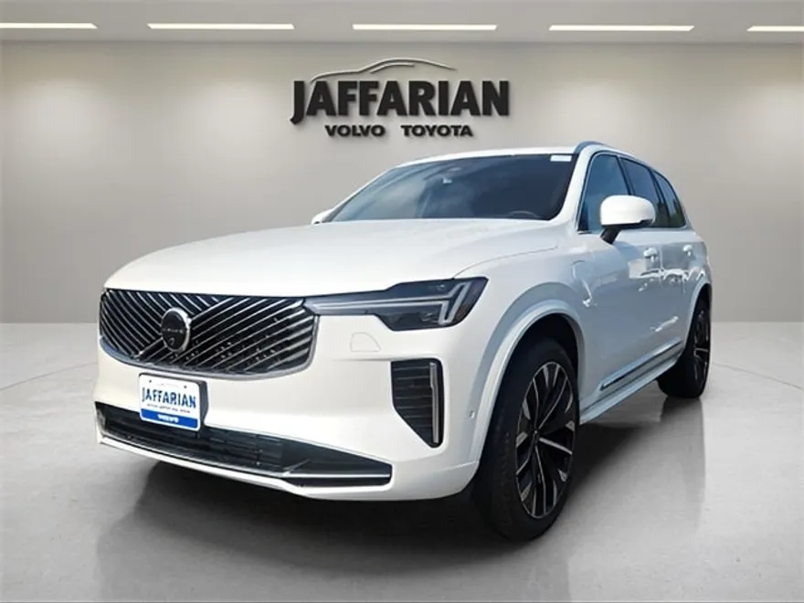 2025 Volvo XC90 T8 photo 1