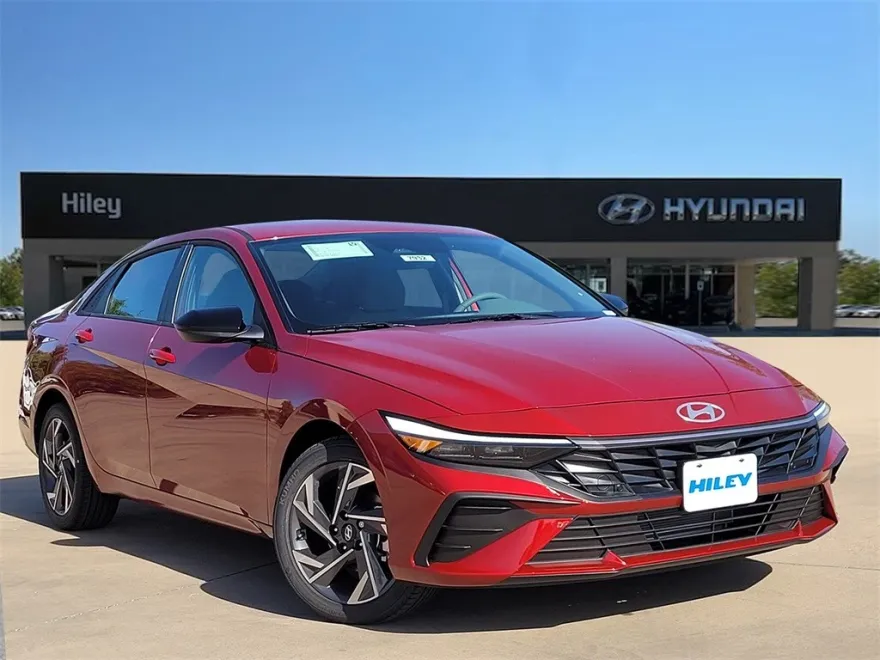 2025 Hyundai Elantra SEL Sport photo 1