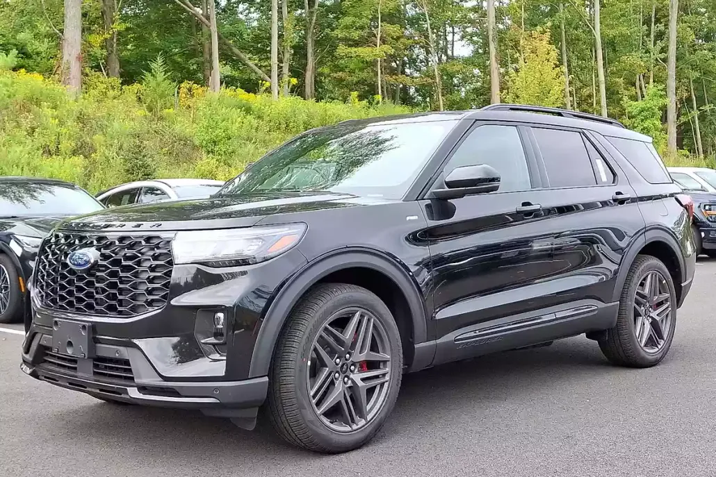 2025 Ford Explorer ST-Line photo 1
