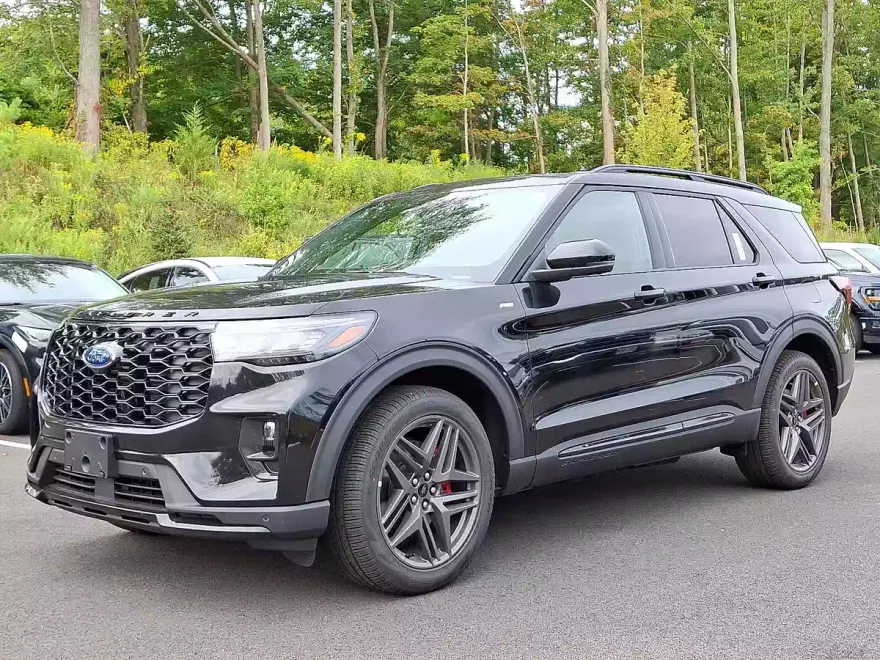 2025 Ford Explorer ST-Line photo 1