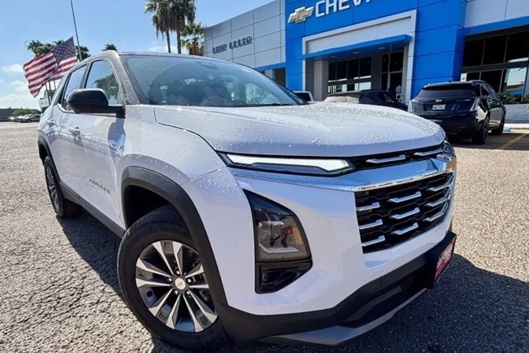 2026 Chevrolet Equinox LT photo 1