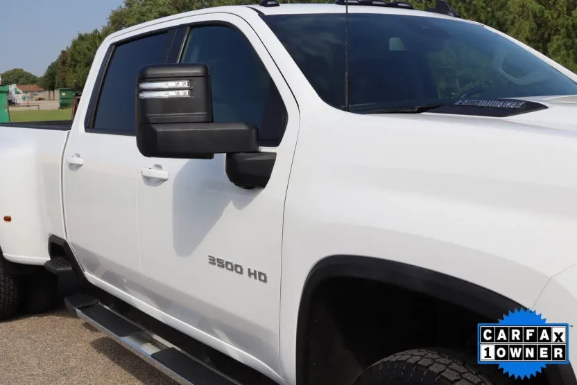 2024 Chevrolet Silverado 3500HD LT photo 1