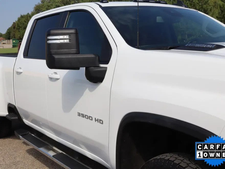 2024 Chevrolet Silverado 3500HD LT photo 1
