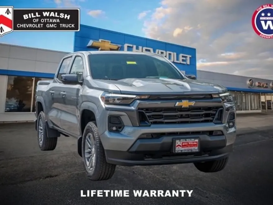 2025 Chevrolet Colorado Work Truck LT photo 1