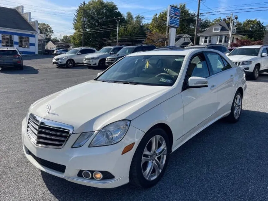 2011 Mercedes Benz E 350 4MATIC photo 1