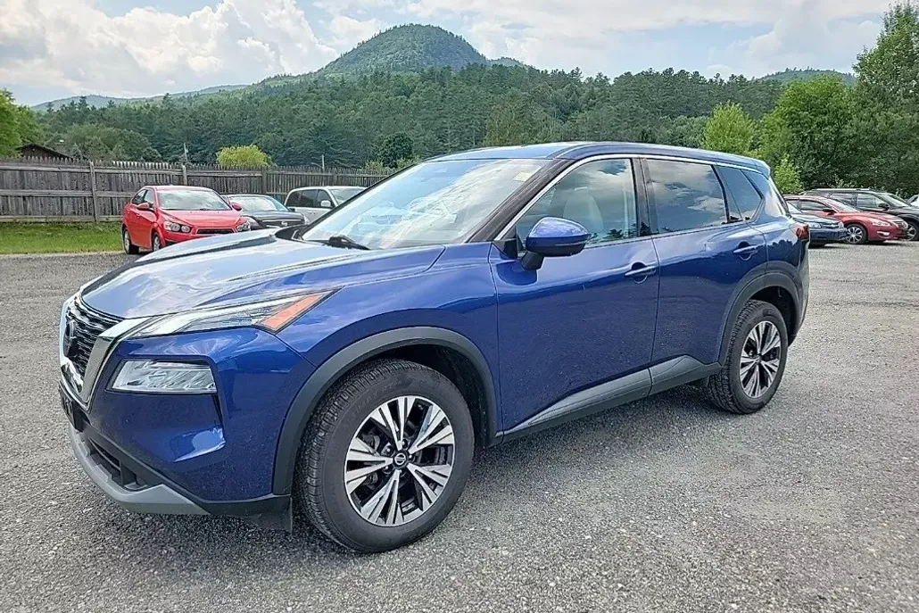 2021 Nissan Rogue SV photo 1