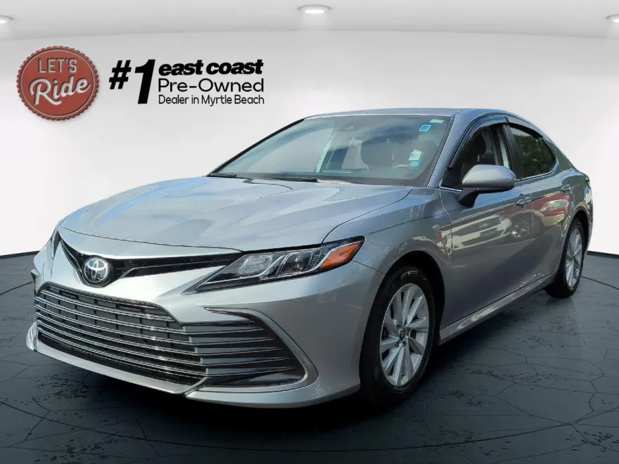 2021 Toyota Camry LE photo 1