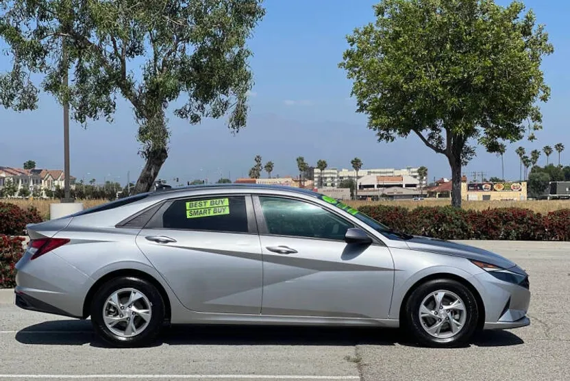 2021 Hyundai Elantra SE photo 1