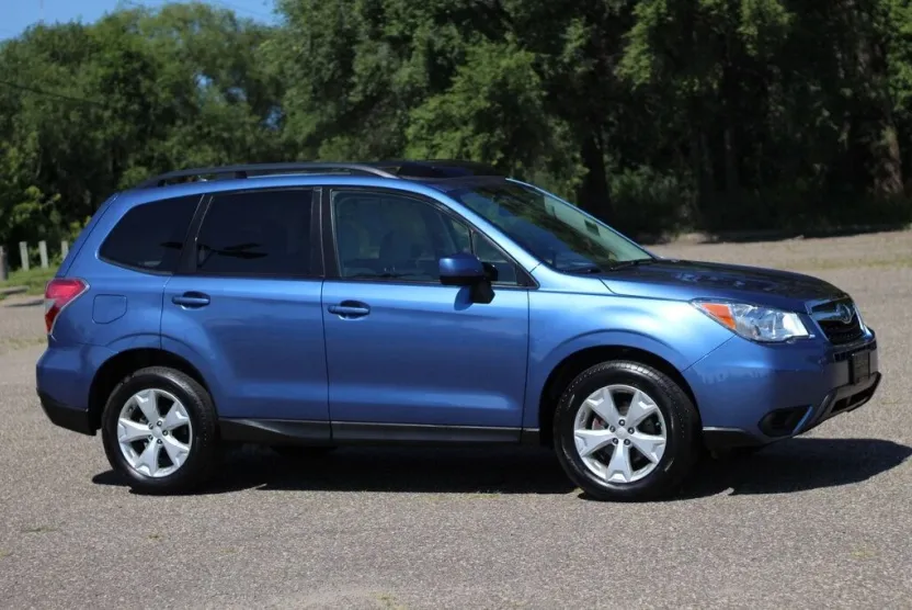 2015 Subaru Forester 2.5i Premium photo 1