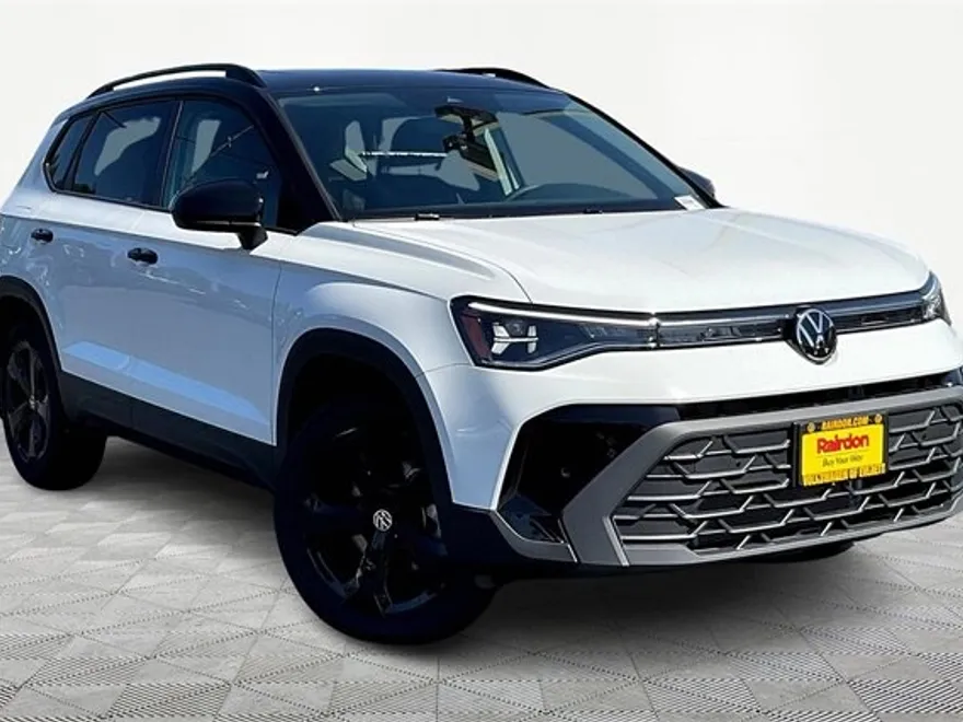 2025 Volkswagen Taos SE photo 1