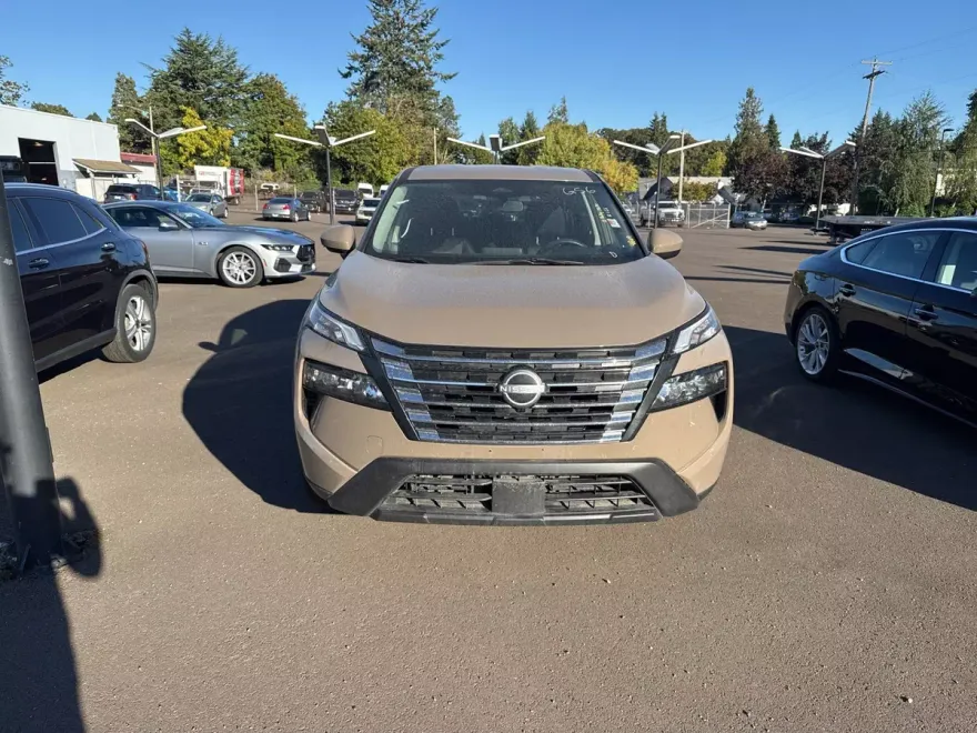 2024 Nissan Rogue SV photo 1
