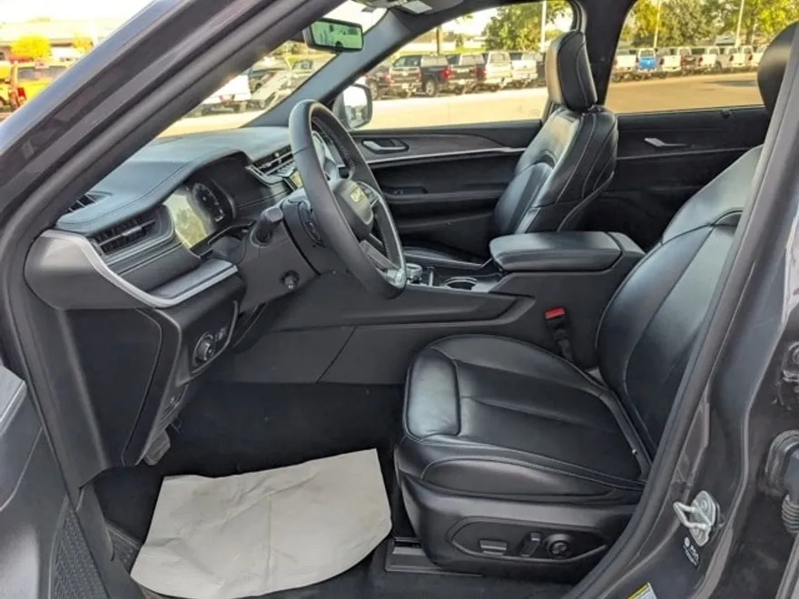 2024 Jeep Grand Cherokee Limited photo 1