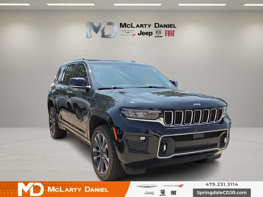 2023 Jeep Grand Cherokee Overland photo 1