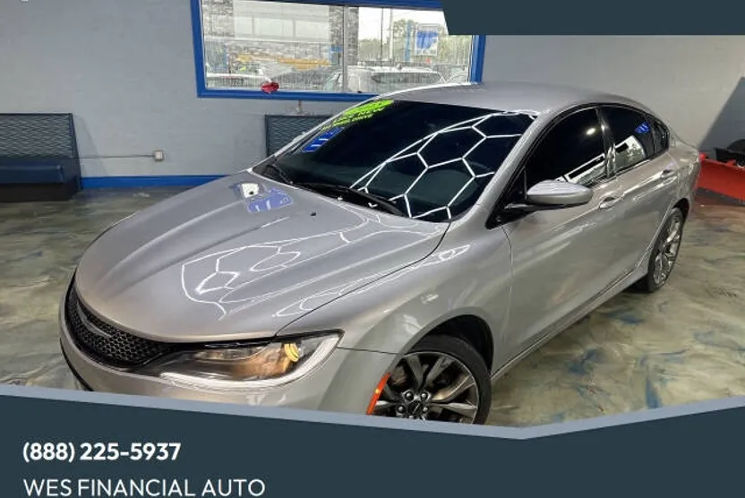 2015 Chrysler 200 S photo 1
