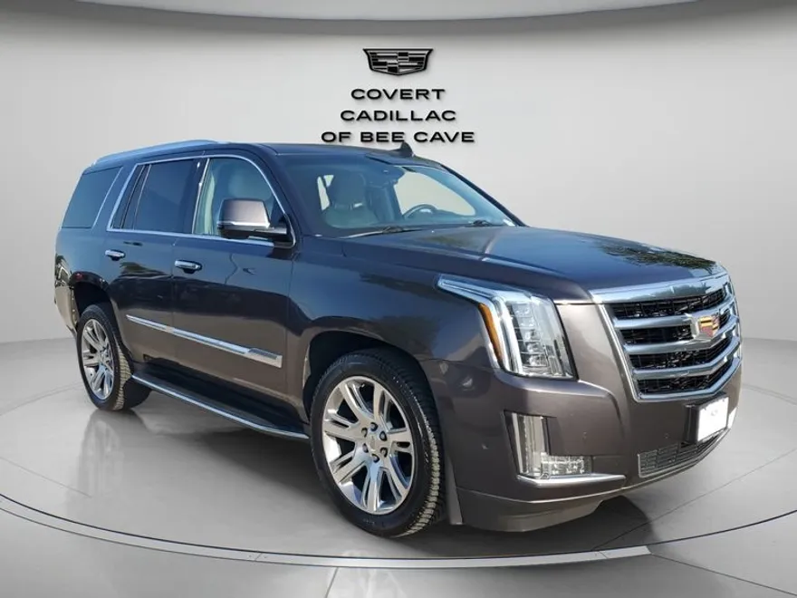 2017 Cadillac Escalade Luxury photo 1