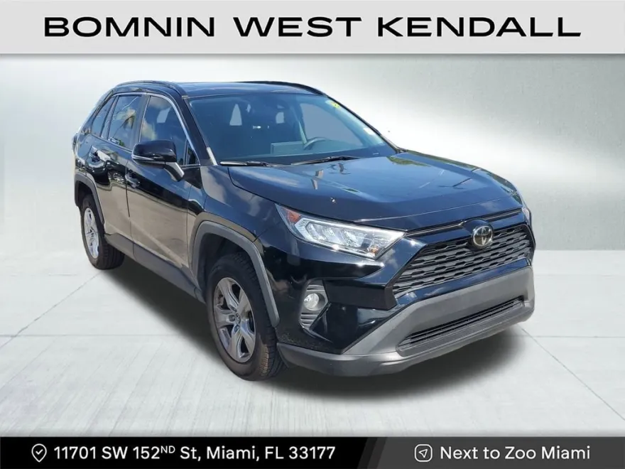2021 Toyota RAV4 XLE photo 1
