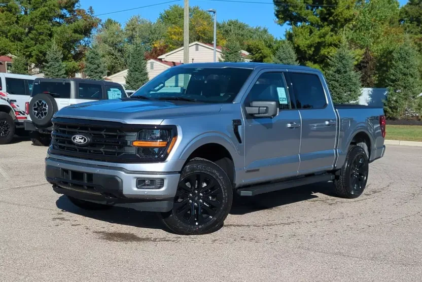 2025 Ford F-150 XLT photo 1