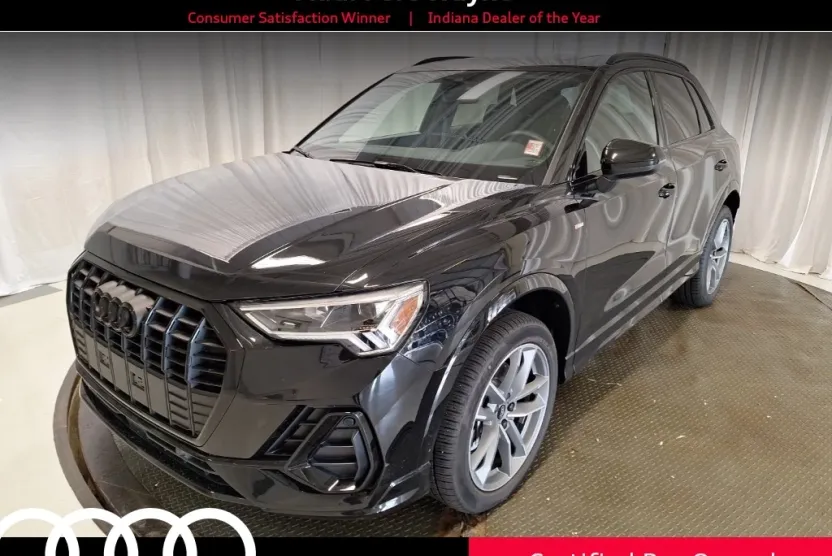 2025 Audi Q3 45 TFSI S line Premium photo 1