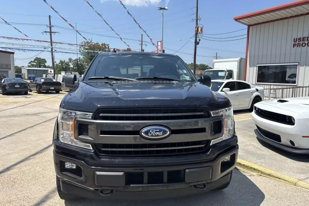 2019 Ford F-150 XLT photo 1