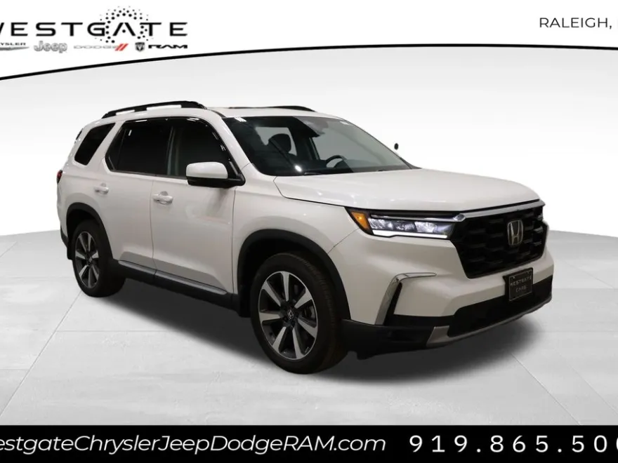 2023 Honda Pilot Touring photo 1