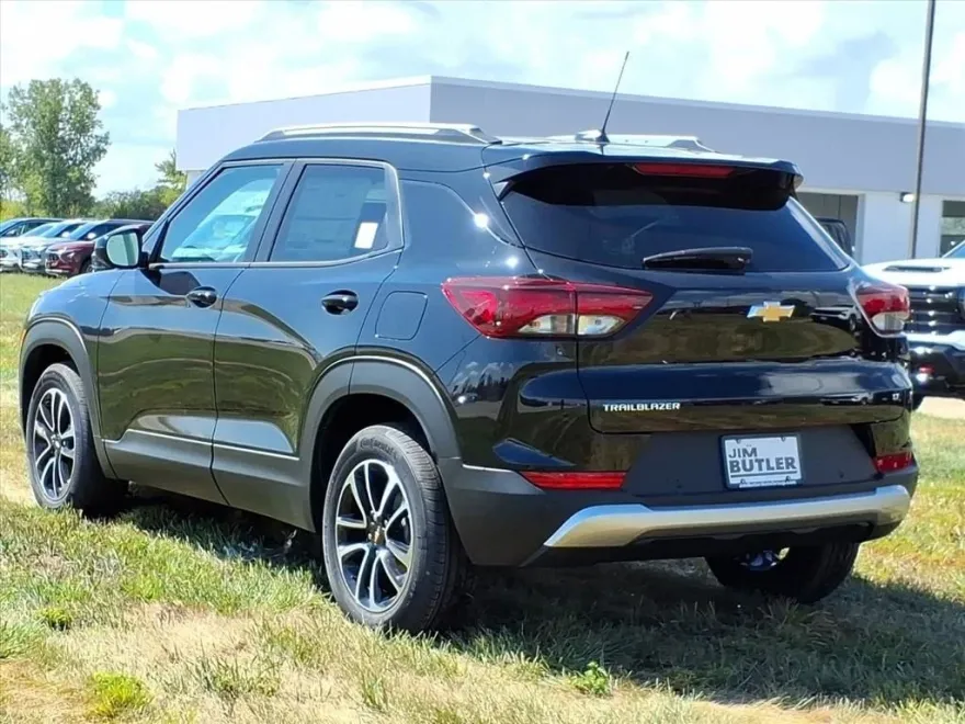 2026 Chevrolet Trailblazer LT photo 1