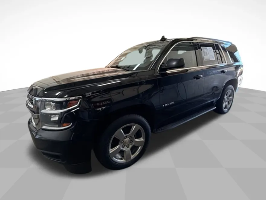 2017 Chevrolet Tahoe LT photo 1