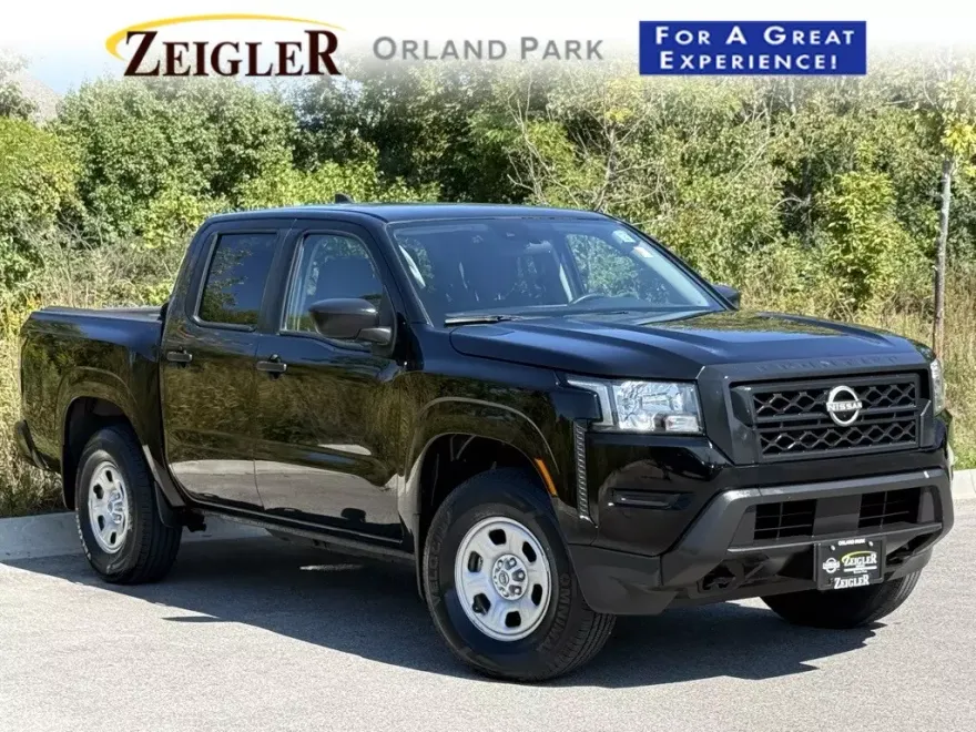 2022 Nissan Frontier S Crew Cab photo 1