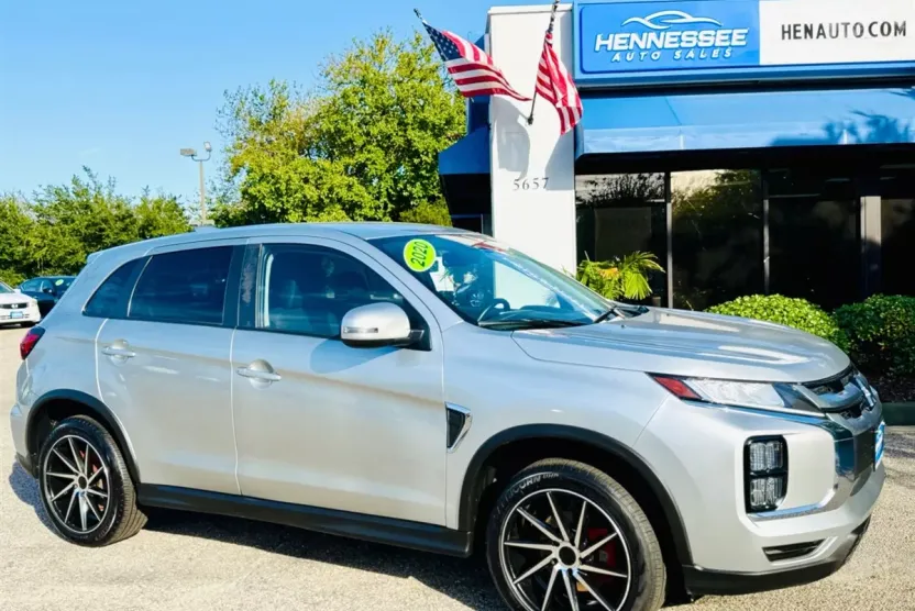 2020 Mitsubishi Outlander Sport SE photo 1