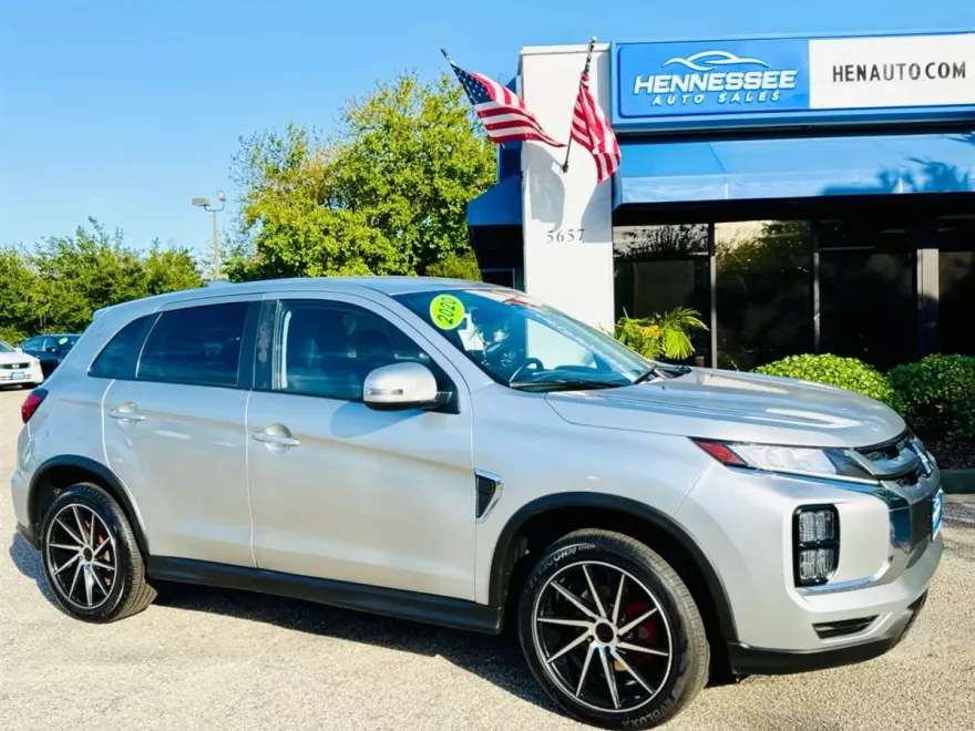2020 Mitsubishi Outlander Sport SE photo 1