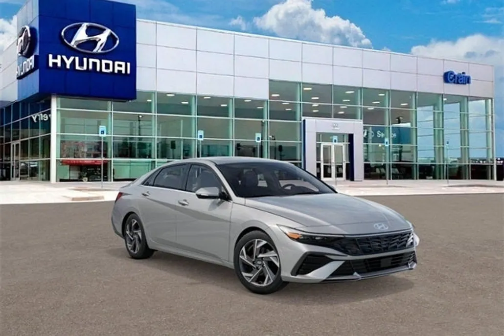 2025 Hyundai Elantra Limited photo 1