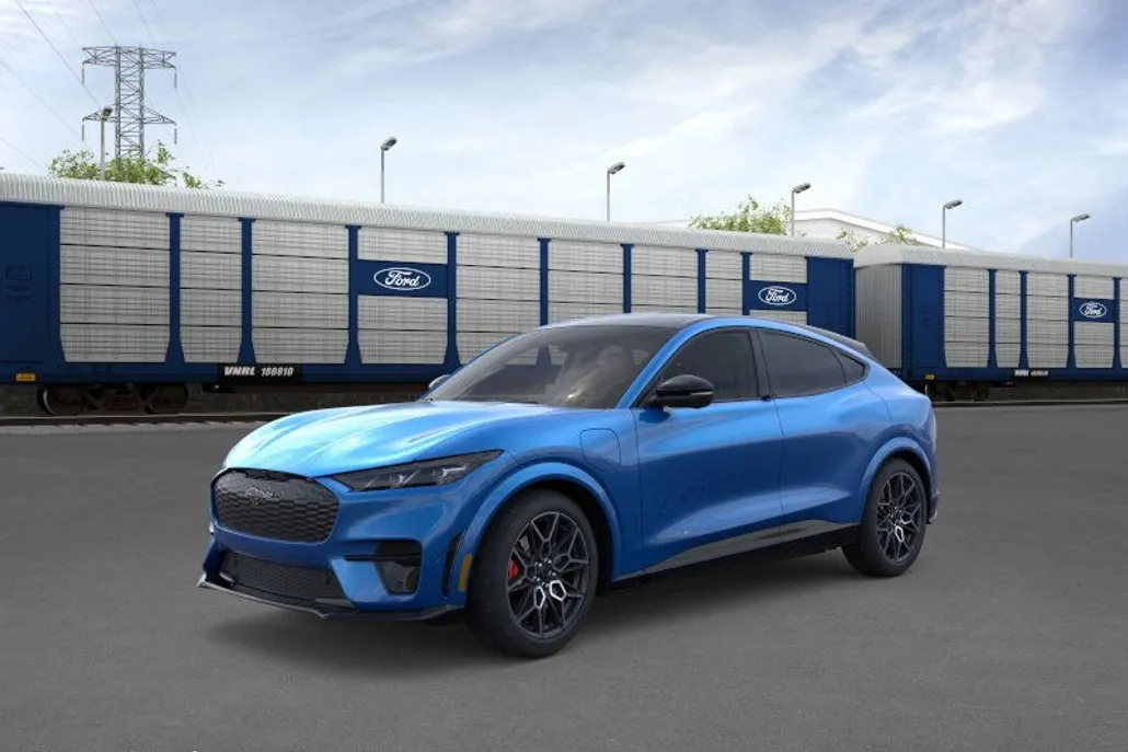 2025 Ford Mustang Mach-E GT photo 1