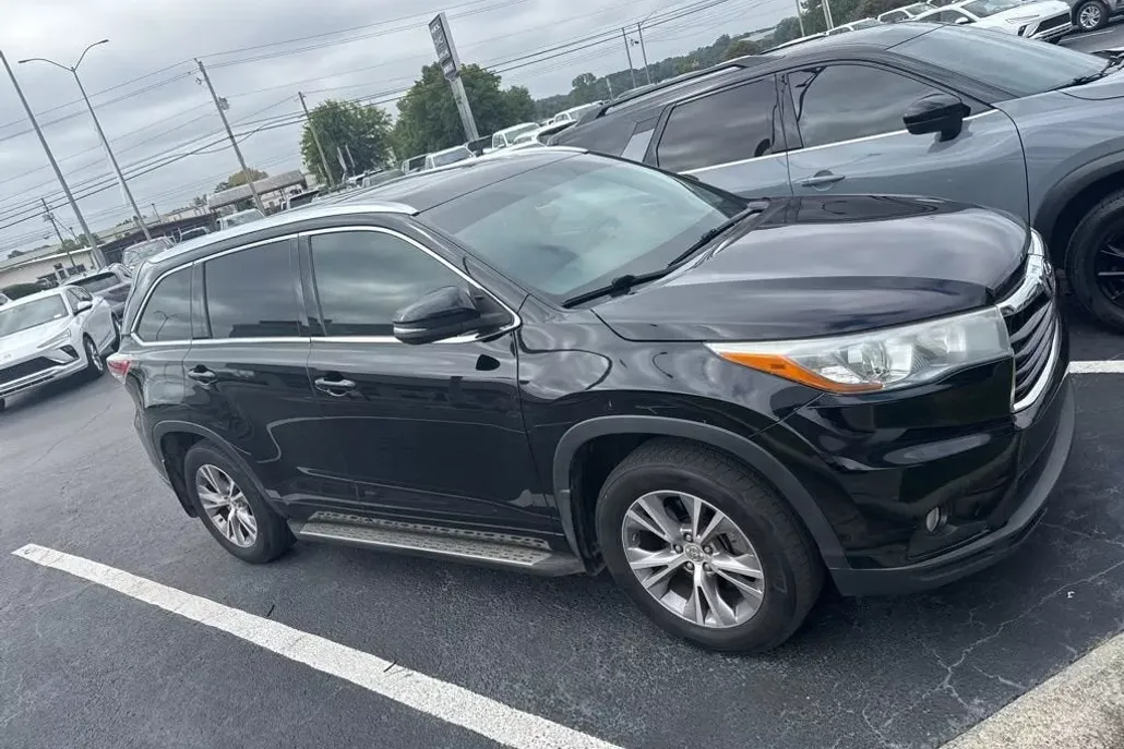 2015 Toyota Highlander XLE photo 1
