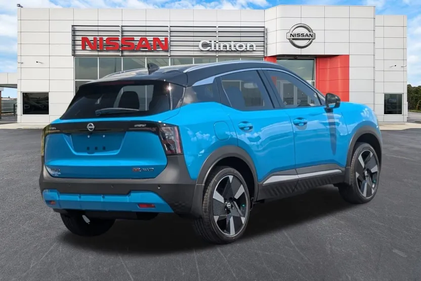 2025 Nissan Kicks SR photo 1